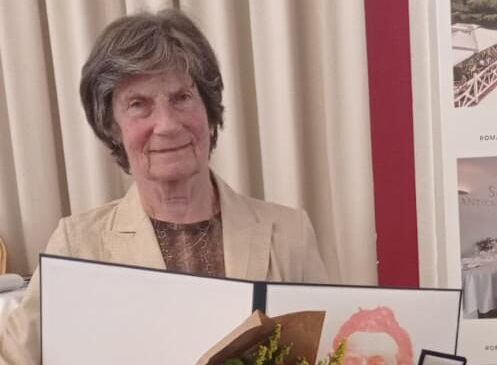 Gratulujeme kolegyni RNDr. Věře Filipové k ocenění Zlatou medailí dr. Miroslava Tyrše i k životnímu jubileu!
