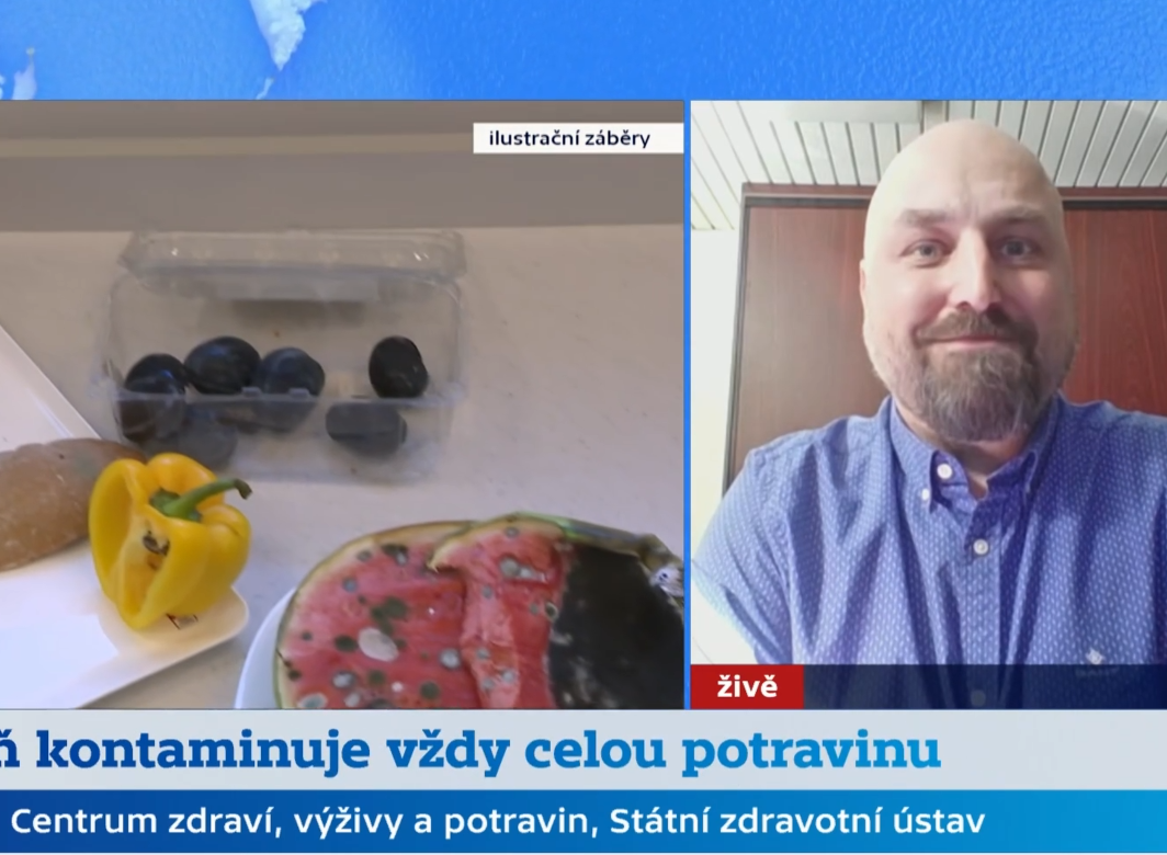 Tomáš Pruša pro ČT24: Plesnivé potraviny vyhoďte celé, nikdy nepoužívejte zdánlivě nezasaženou část. Může jít o zdraví